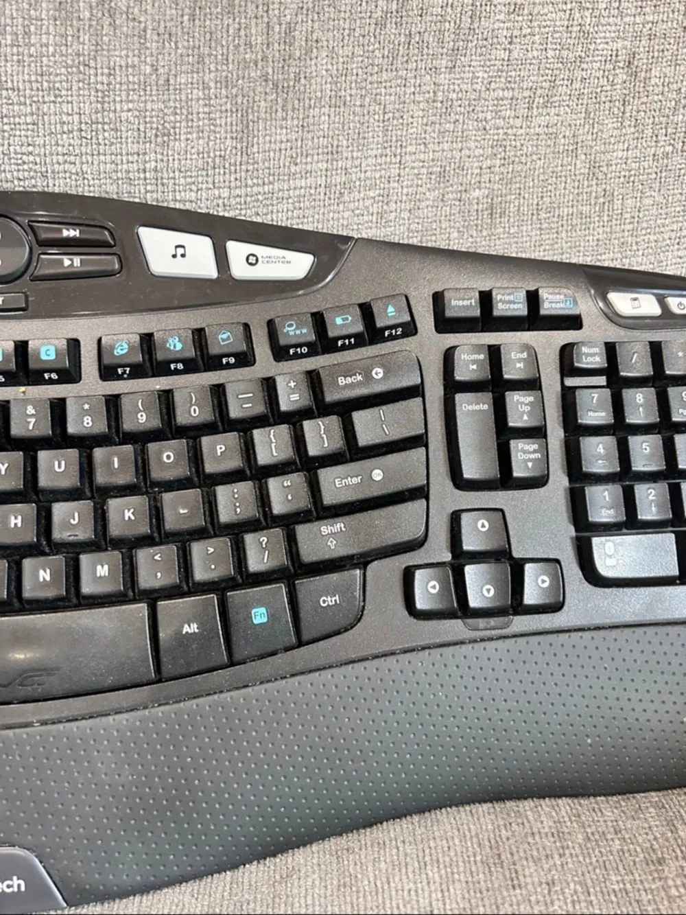 Logitech K350 Ergonomic Keyboard Comfort Wave Wireless No Dongle